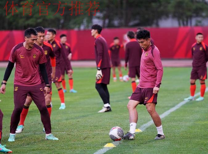 国足集训考察队员瞄准年轻化